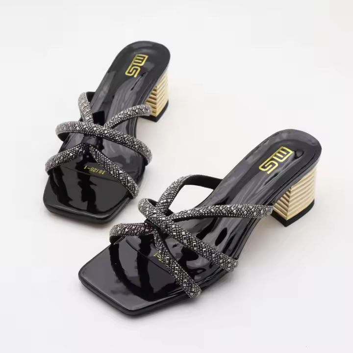 Sandalias de tacón con tira fina y pedrería - 1