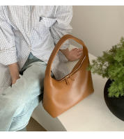 Nicho de gama alta sentido bolso de hombro de gran capacidad casual y versátil otoño simple pu bolso de cuero suave mujer - details 12