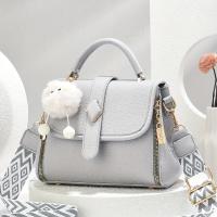 Bolso de Hombro para Mujer de Diseño Encapado Cierre Magnético, Desmontable, Encanto de Pompon, Perfecto para Uso Diario, Trabajo, Salidas Casuales Bolso Versátil de Carryall - details 6