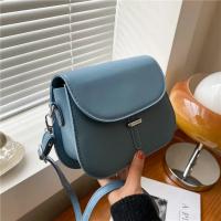 Bolso cruzado de cuero PU para mujer, cartera pequeña de diseñador, semicircular, estilo Retro, a la moda - details 2