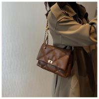 Bolso de cadena de moda con diseño de nicho para mujer 2025 Nuevo bolso cruzado de moda de primavera/verano Bolso cuadrado pequeño de un solo hombro con textura de alta calidad - details 15