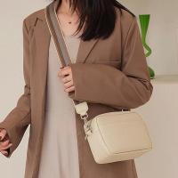 Bolso bandolera multicapa de color sólido para mujer, bolso de hombro con correa ancha de cuero PU - details 3