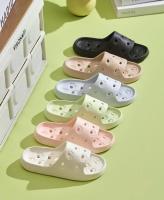 Zapatillas de baño ahuecadas para mujer, zapatillas de ducha antideslizantes, Zapatillas de casa de EVA ultraligeras y suaves - details 1