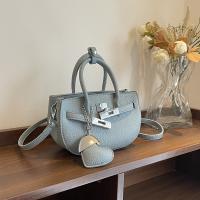 Bolsa de sillín portátil simple para mujer 2025 nueva bolsa de mensajero de hombro de tendencia de moda de estilo extranjero - details 8