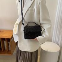 Bolso acolchado elegante para mujer de otoño e invierno, bolso bandolera de gran capacidad y conveniente, bolso de hombro, multifuncional, correa ajustable, cierre magnético seguro, adecuado para salir, ir de compras, viajar y tomar fotos - details 9