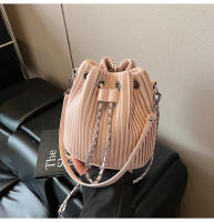 Bolso minimalista de cubo para mujer Cierre con cordón, bolso de mano elegante para uso diario y formal Accesorio de moda en tonos beige, negro, gris, khaki, rosa Finalización texturada - details 14