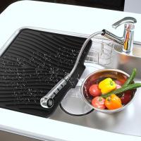 Tapete de silicona resistente al calor para escurrir platos, tamaño grande, antideslizante, tapete de cocina para escurrir platos, con abertura de desviación y pendiente para secar platos - details 11