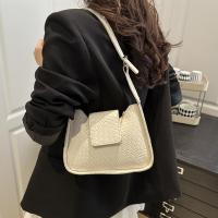 Bolso de hombro tejido de Color sólido a la moda, bolso de cuero Pu con hebilla, bolso pequeño de media luna, bolso de viaje para axila - details 4