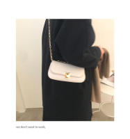 Bolso bandolera retro 2025 para mujer con cadena dorada, ligero y a la moda, cadena española. - details 10
