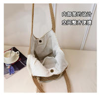 Bolso tejido de gran capacidad para mujer primavera y verano nuevo bolso de hombro de color en contraste bolso de playa versátil para vacaciones en la playa - details 7