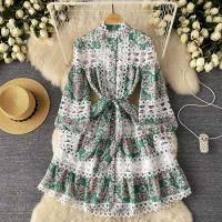 Minivestido ajustado con agujeros y manga acampanada para mujer, minivestido con estampado ral, cuello levantado, con cordones y cintura alta - details 3