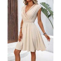 Moda femenina Primavera Verano Estilo de vacaciones francés Vestido de encaje con cuello en V hueco Falda de corte en A - details 3