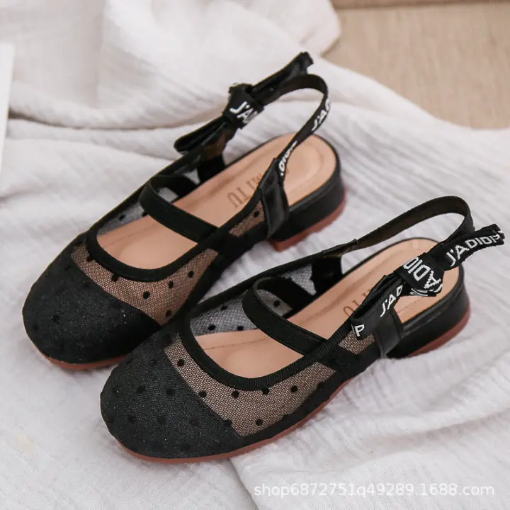 Sandalias de malla con lunares de moda para niñas Zapatos de princesa Zapatos Baotou para niños medianos y mayores - 1