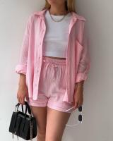 Conjunto de dos piezas para mujer, camisa de manga larga con cuello vuelto de tela arrugada, pantalones cortos con cordón de cintura alta, moda informal de talla grande - details 40