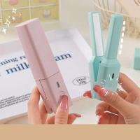 Mini plancha de pelo portátil con USB, plancha de pelo recta para dormitorio, férula de pequeña potencia, flequillo esponjoso, rizador de pelo liso - details 0