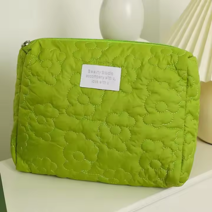 Bolsa de maquillaje de nube de caramelo en forma de corazón, bolsa de almacenamiento portátil de gran capacidad, suave y bonita, bolsa de aseo para dormitorio, 1 ud. - 1