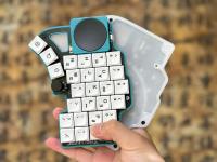 Kit De Teclado Dividido Dilema Max Pers. Cableado, Modo Único, Perilla Hot-swap, Mecánico Con Touchpad Para Ratón Simulado Y Interruptores Vial MX. Combina versatilidad, intercambiable, perilla de control y panel táctil, ideal para entusiastas y usuarios - details 12