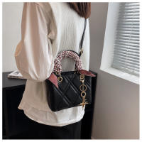 Bolso pequeño de moda para mujer, bolso de un solo hombro a la moda de verano, bandolera con costuras acolchadas, bolso versátil de princesa Diana 2025 - details 13
