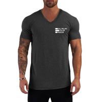 Still Willing Follow Freedom Letters Camiseta de manga corta con cuello en V para hombre, informal Camiseta deportiva ajustada de algodón, moda de verano - details 4