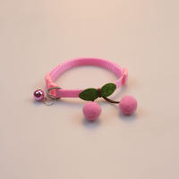 Collar de Mascotas de Peluche Accesorio de Cuello con Campana de Cereza para Perros y Gatos - details 12