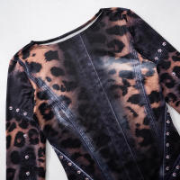 Vestido corto ajustado de manga larga con estampado de posicionamiento de moda para mujer F24DS269 - details 6