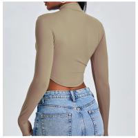 Top de entrenamiento de manga larga para mujer, diseño con orificio para el pulgar, Top de cuello alto con corte deportivo ajustado - details 13