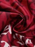 Los pantalones cortos casuales de moda para hombres están diseñados con llamativos estampados de letras rojas y añaden un toque vibrante al aspecto general. - details 4