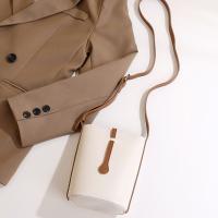 Bandolera de cuero de PU exquisita a la moda, bolso cruzado informal con cremallera para mujer, bolso de mano Simple de gran capacidad, uso diario - details 5