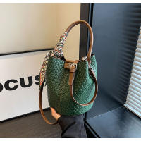 Bolso de mano de mujer nuevo de primavera y otoño de nicho de moda 2025, bolso de hombro versátil de moda, bolso de cubo tejido. - details 34