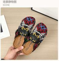 Xinziyu zapatillas tipo zuecos de cabeza redonda de ante negro antideslizantes de 3 cm de alto con bordado de corcho de madera para mujer - details 6
