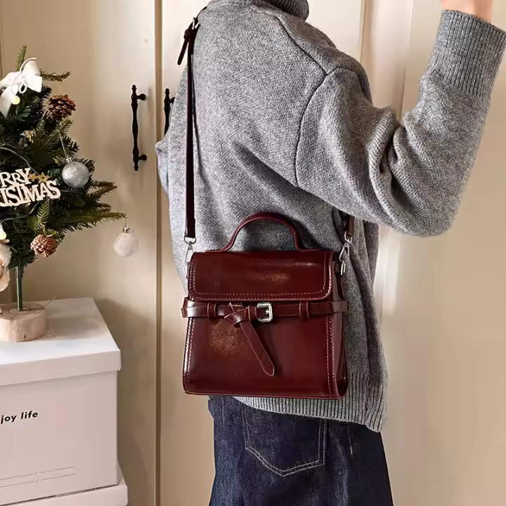 Nuevo Bolso Retro de Gamuza 2025 Estilo Contraste para Mujeres Bolso de Hombro Portátil con Hebilla de Cinturón - 1
