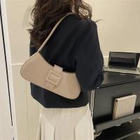 Nuevo bolso de hombro elegante para mujer con hebilla de cinturón moderna, perfecto para desplazamientos diarios, viajes y regreso a casa - details 0