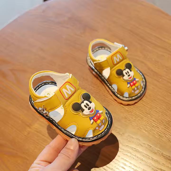2025 nuevas sandalias antideslizantes con suela blanda, Baotou hombres y mujeres, sandalias flash, zapatos para bebés. - 1