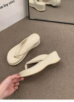 Chanclas de suela gruesa, zapatos de mujer, calzado 2025, nuevas sandalias de playa de vacaciones con tacón inclinado de verano - details 8