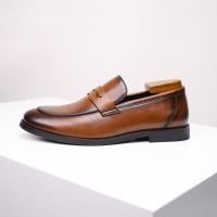 Mocasines de cuero estilo británico casual negro con un pedal y gorro. - details 23