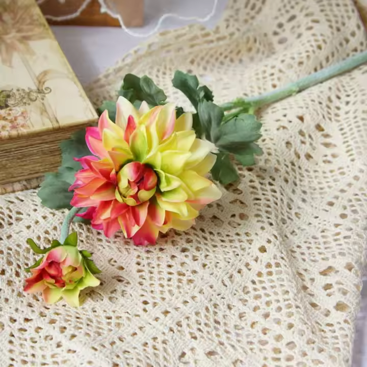 Crisantemo Artificial de 2 cabezas, flor de Dalia de simulación elegante hecha a mano, flor de crisantemo de seda de tacto Real realista - 1