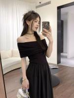 Vestido Negro de Hombro Único Estilo Hepburn Cintura Ajustada para Adelgazar Elegante y Casual - details 1