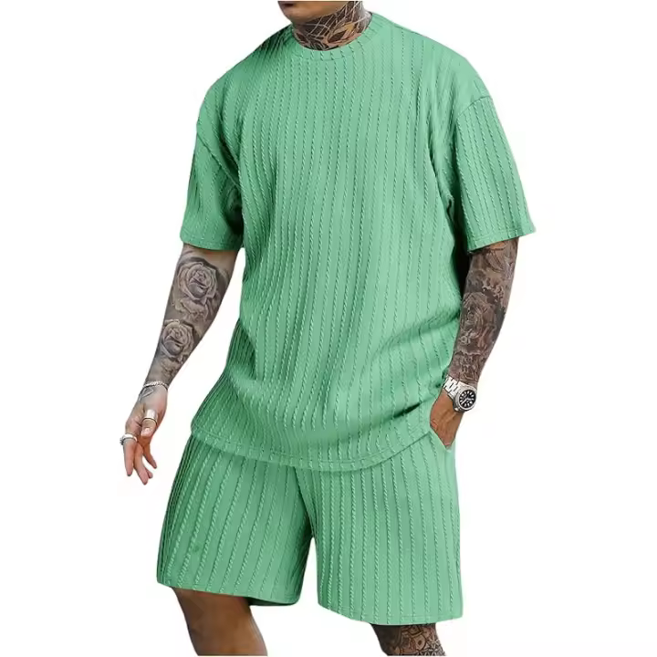 COZYEASE Conjunto de 2 piezas para hombre, camiseta de verano con cuello redondo y pantalones cortos informales con cordón - 1