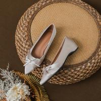 Viento suave zapatos de boda nupcial satén plano puntiagudo solo zapatos de las mujeres 2025 nuevo temperamento arco tacones pequeños - details 4