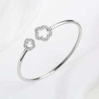 2024 Flower Jewelry Bangle Shiny Zirconia Hollow Five Leaf Flower Opening Bangle Simple for Woman Girl Party Jewelry Gift Clover - details 3