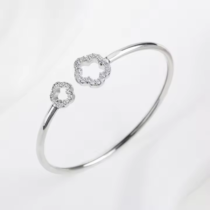 Brazalete de joyería de flores con circonita brillante, brazalete con apertura de flor de cinco hojas hueca, Simple para mujer y niña, regalo de joyas de fiesta, trébol - 1