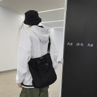 Bolso bandolera de estilo japonés retro para hombre - Bolso de hombro versátil e informal para viajeros en color sólido - details 6