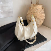 Nueva bolsa de axila popular y versátil de cuero con textura de cera de aceite, bolso de hombro de moda. - details 11