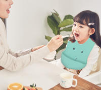 Baberos impermeables para bebé, babero ajustable de silicona suave con estampado de dibujos animados, material de alimentación para bebé, 1 piezas - details 1