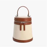 2024 Moda para mujer Primavera y verano Nuevo cilindro Color Forma de caja Solo hombro Bolso de lona oblicuo Mochila de lujo de alta gama - details 5