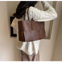 Bolso de mano para mujer, nuevo bolso de hombro premium de gran capacidad, tejido versátil para llevar debajo del brazo. - details 40