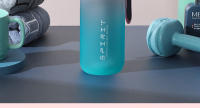 Taza de Agua Deportiva de Gran Capacidad Cambio Gradual de Color Bloqueo de Plástico de Alta Calidad Taza Portátil - details 7