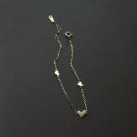 Pulsera minimalista con corazones pequeños para mujer, cadena chapada en oro de acero inoxidable, regalo de joyería de moda para estudiantes - details 4