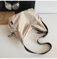 Bolso de nylon retro de gran capacidad, bolso de mensajero de hombro para hombres y mujeres, bolso de pareja versátil informal y de moda. - details 5
