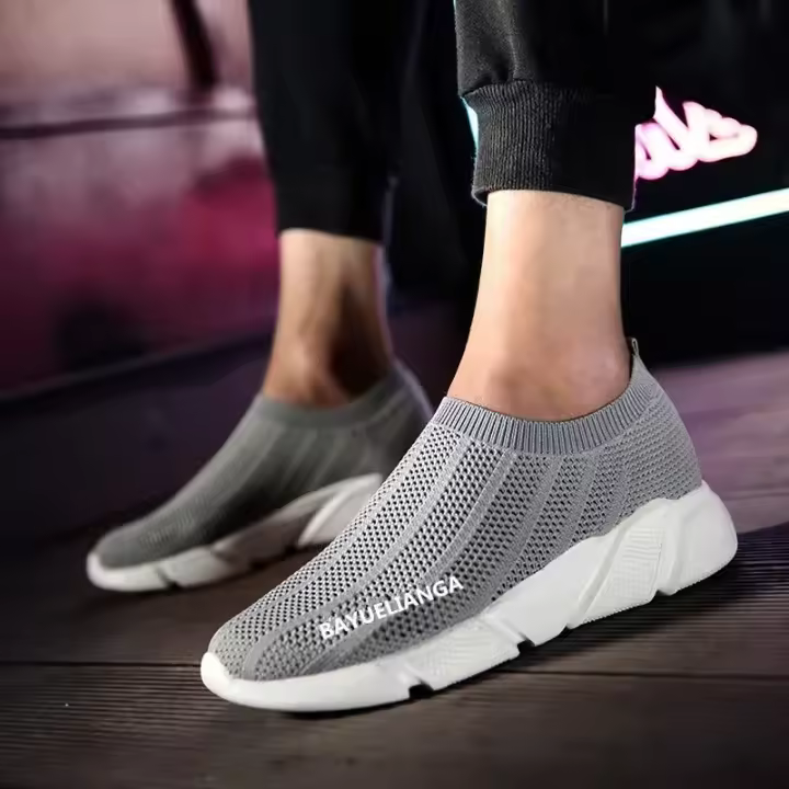 Zapatos informales para hombre, calcetines bajos transpirables, zapatos para parejas perezosas, zapatos deportivos de malla ahuecados de verano, zapatillas deportivas para mujer - 1